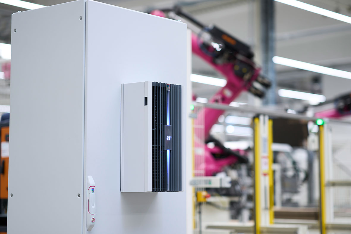 Die neuen Kühlgeräte mit kleineren Kühlleistungen von 300, 500 und 1.000 Watt erweitern unter dem Namen „Blue e+ S“ die Blue e+ Familie um weitere smarte Talente.